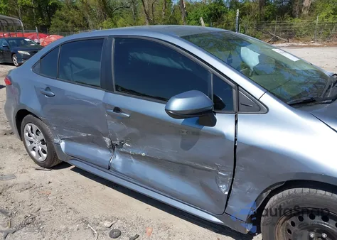 2022 Toyota Corolla Le z USA, uszkodzony, nr VIN 5YFEPMAE2NP313132